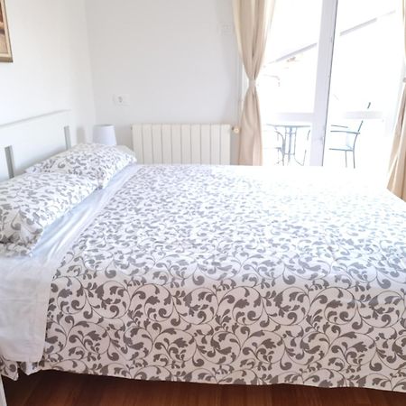רוביני Rooms And Apartments Robert מראה חיצוני תמונה