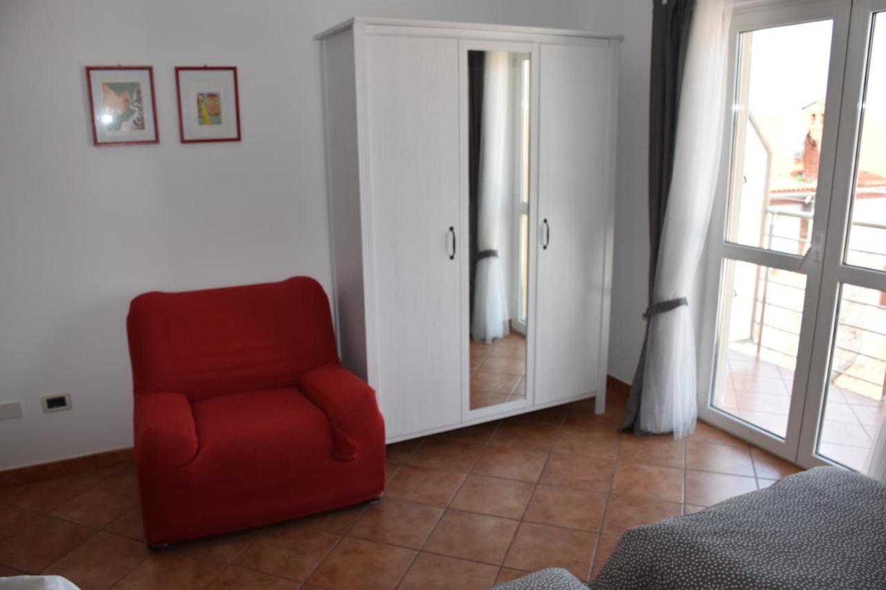רוביני Rooms And Apartments Robert מראה חיצוני תמונה