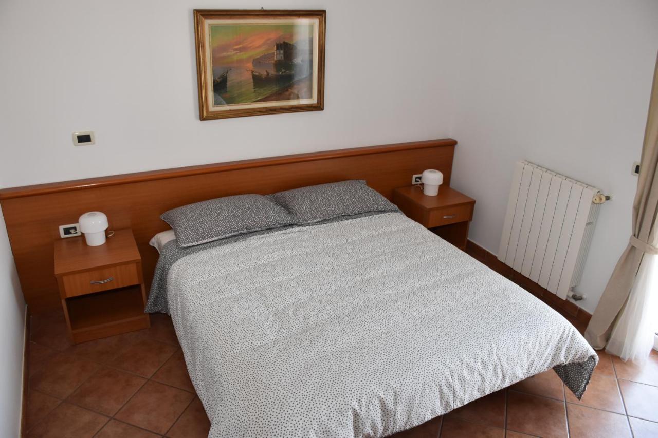רוביני Rooms And Apartments Robert מראה חיצוני תמונה