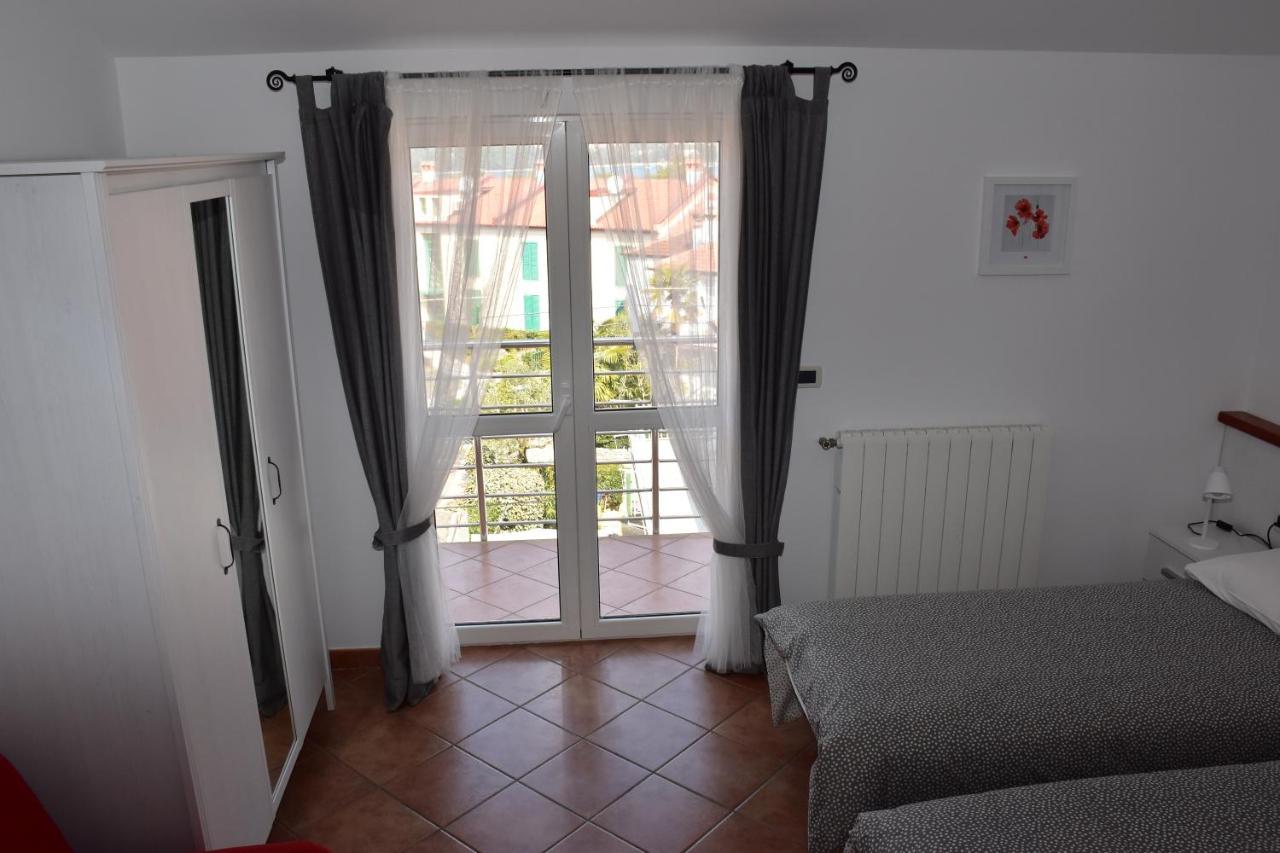 רוביני Rooms And Apartments Robert מראה חיצוני תמונה