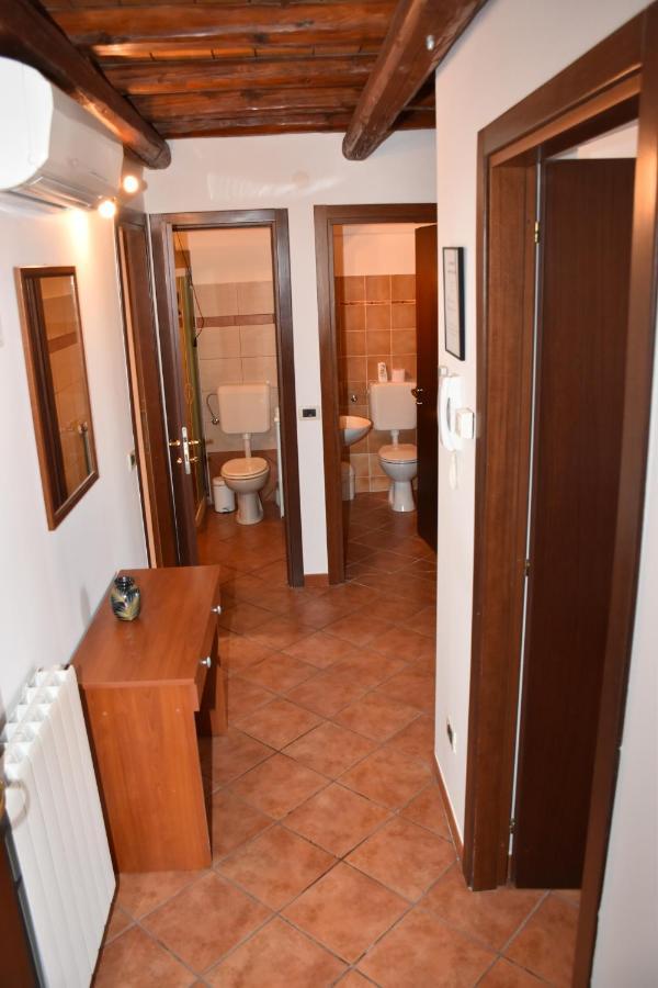 רוביני Rooms And Apartments Robert מראה חיצוני תמונה