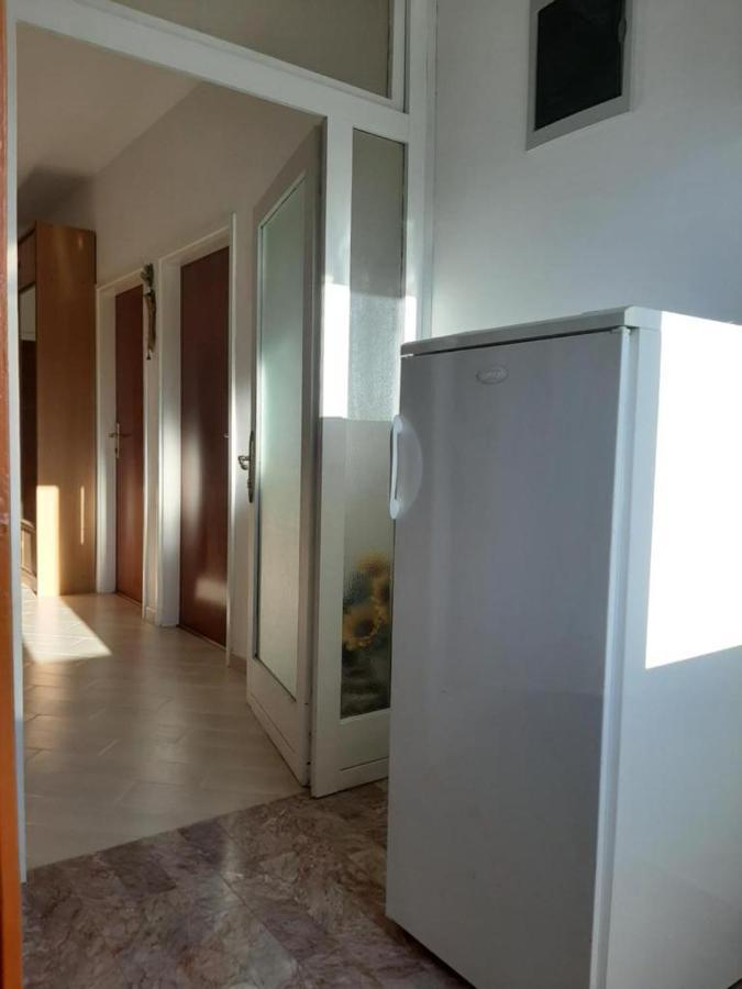 רוביני Rooms And Apartments Robert מראה חיצוני תמונה