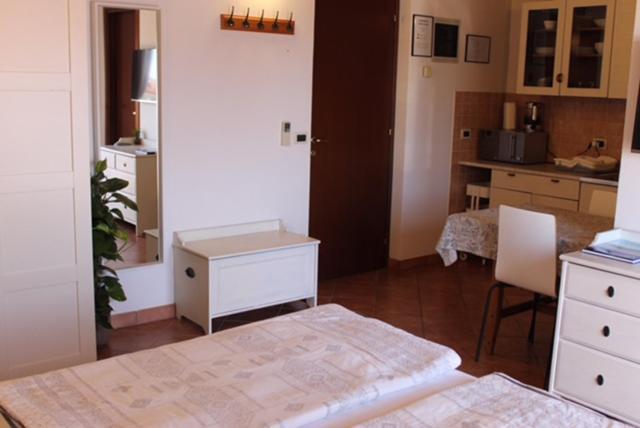 רוביני Rooms And Apartments Robert מראה חיצוני תמונה